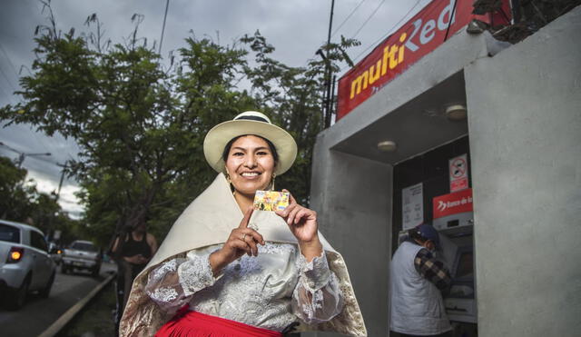 Las tarjetas de débito vencidas no podrán utilizarse para compras en establecimientos afiliados a Visa. Foto: Andina