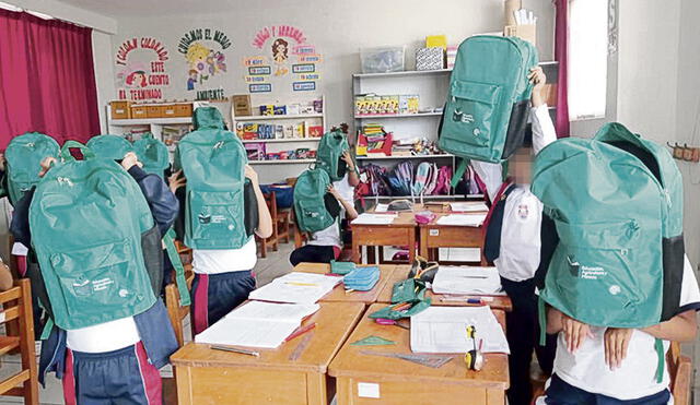 Relacionamiento. Southern entregó mochilas a menores de inicial del valle de Tambo. Foto: difusión