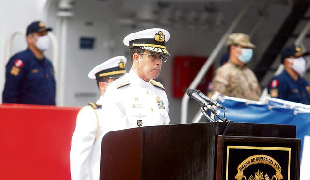 Reclamo. El comandante general de la Marina, almirante AP Alberto Alcalá Luna, pidió intervención de la fiscal de la Nación. Foto: Félix Contreras/La República