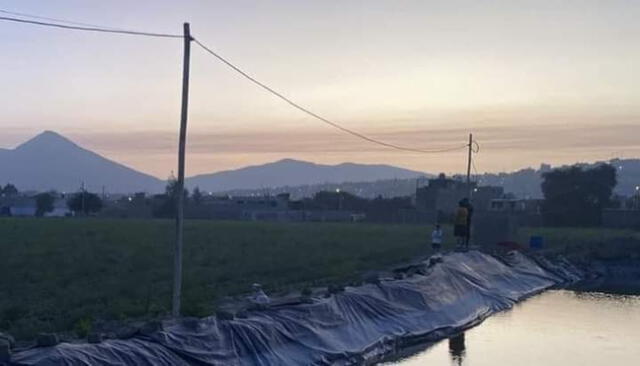 Los pobladores alertaron a la Policía sobre el hallazgo del cuerpo sin vida del niño. Foto:  Mega Tv  - Chimbote