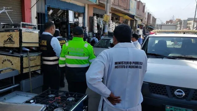 Feto fue hallado en medio de la plataforma comercial Andrés Avelino Cáceres de Arequipa. Foto: Los Protagonistas