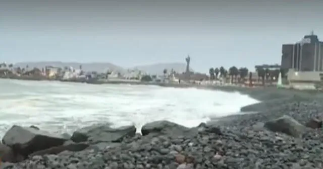 Según la Marina de Guerra del Perú, esta medida se mantendrá en la zona de la costa verde que conecta distritos del Callao hasta el día sábado 20 de mayo. Foto: América TV