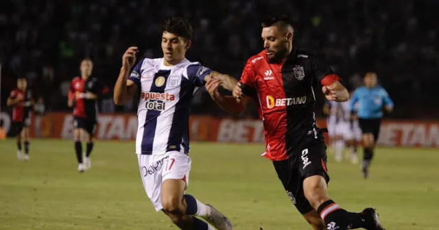 Alianza Lima enfrentó a Melgar en la UNSA por la fecha 16 del Apertura. Foto: La República/Rodrigo Talavera