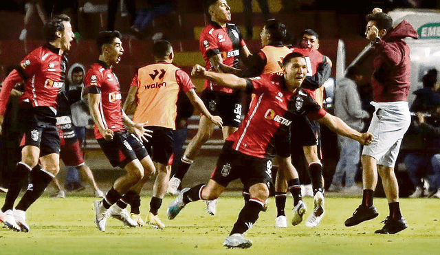 El festejo. Los rojinegros celebran los tres puntos en casa. Foto: difusión