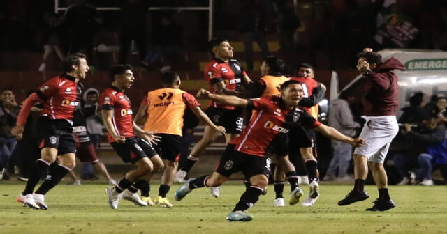 Grito. Cuesta apareció para hacer su gol 163 con Melgar. Gol llegó en el último minuto. Foto: Rodrigo Talavera/La República.