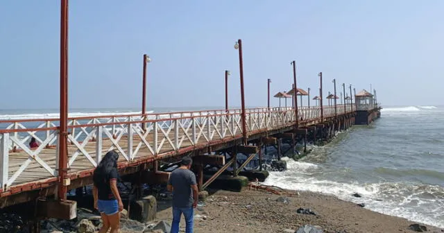 El muelle ha sido afectado por los oleajes que producen los fuertes vientos. Foto: Sergio Verde / La República