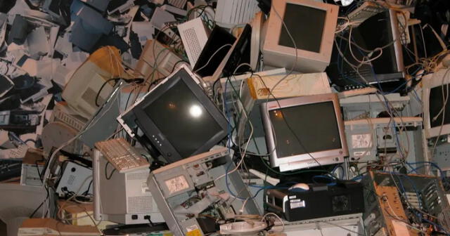 Las computadoras fueron vitales para evitar consecuencias catastróficas con la llegada del año 2000. Foto: Hipertextual
