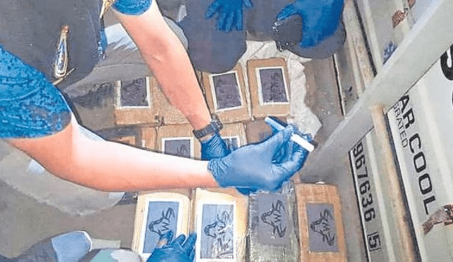 La Capitanía de Puerto de Paita constató la droga en paquetes tipo ladrillo. Foto: La República