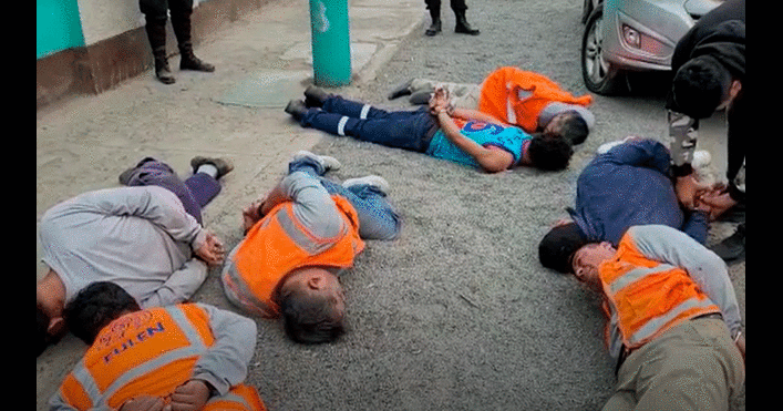 Presuntos obreros fueron capturados en pleno robo de cables en Canta Callao. Foto: captura de RPP