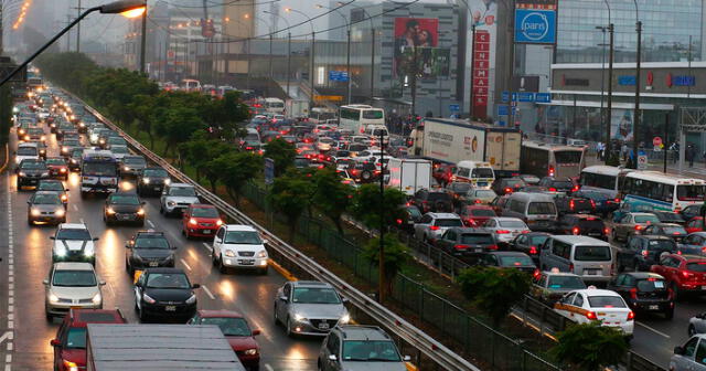 La avenida Javier Prado es una de las zonas con más tráfico en Lima. Foto: Andina
