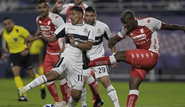 Gimnasia y Santa Fe jugaron en el estadio Juan Carmelo Zerillo. Foto: AFP