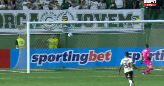 Universitario pierde ante Goiás por la mínima diferencia tras golazo de Apodi. Foto: captura ESPN