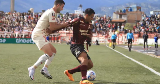 Universitario vs. UTC juegan en el estadio Héroes  de San Ramón de Cajamarca. Foto: Clinton Medina