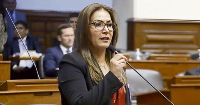 Magaly Ruiz ingresó al Congreso por el partido de César Acuña. Foto: Congreso | Video: Panorama