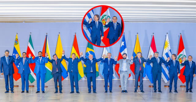 Los jefes de Estado de los países sudamericanos, ante las cámaras listas para captar el momento, se colocaron delante de su respectiva bandera. Foto: Ricardo Stuckert/PR Palácio do Planalto -Video: Canal N