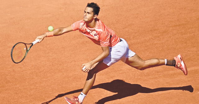 Orgullo. Juan Pablo Varillas dejó en alto el nombre del Perú tras culminar su participación dentro de los mejores 16 en Roland Garros 2023. Foto: AFP