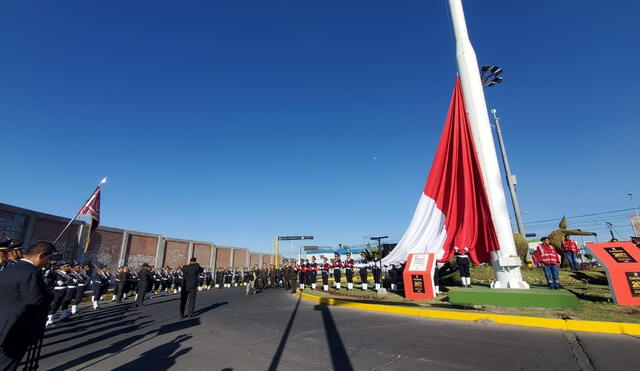 Ceremonia en Arequipa. La actividad protocolar se desarrolló de manera expeditiva, para evitar los actos de protestas.