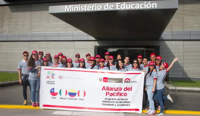Se ofrecerán 100 becas para estudiar en Chile, Colombia y México. Foto: Andina
