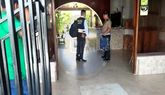 Los agentes policiales llegaron al hospedaje para realizar las diligencias, en Iquitos. Foto: Loreto Iquitos Noticias