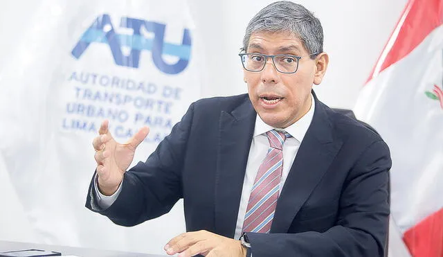 Conductor. José Aguilar ha cumplido un mes en el cargo de jefe de la ATU. Señala estar decidido a combatir el transporte informal y apoyar la modernización. Foto: Félix Contreras/La República