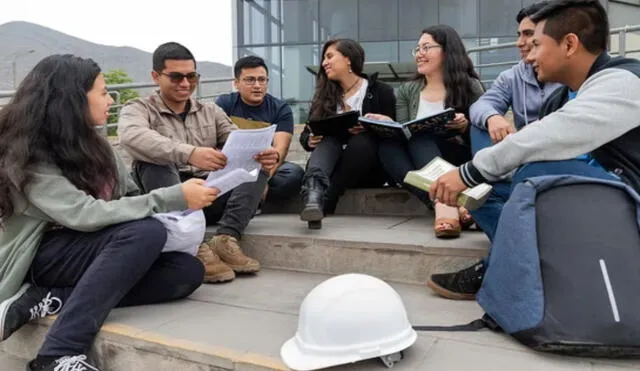 La beca está disponible para un ciudadano peruano, quienes deben acreditar que cuenten con un grado académico. Foto: Andina