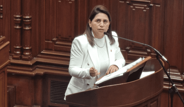 Rosa Gutiérrez se retiró del parlamento tras anunciar su salida del Ejecutivo. Foto: John Reyes/La República