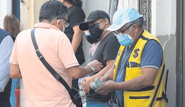 Se espera que al cierre del 2023 el tipo de cambio oscile entre S/3,70 y S/3,80. Foto: Difusión