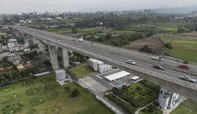 Puente Chilina registra el mayor índice de suicidios. Piden que sea enmallado para evitar casos. Foto: Rodrigo Talavera