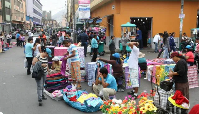 En el Perú, el estancamiento profesional asciende al 35%, uno de los mayores del mundo. Foto: Andina