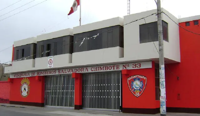 Las acciones fueron observadas por los demás integrantes de la compañía. Foto: Cuerpo General de Bomberos Voluntarios