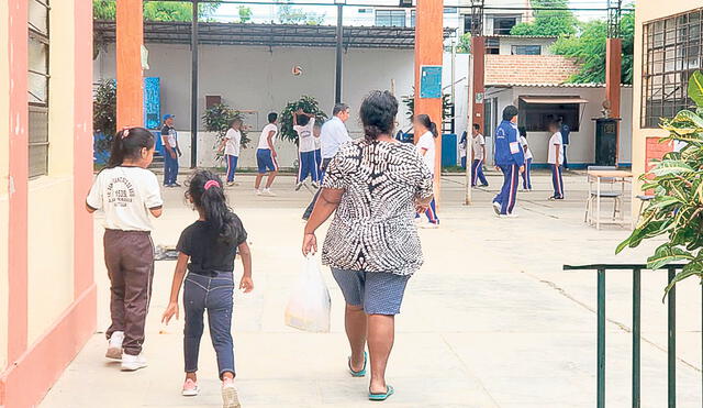 Difícil. Escolares pierden aprendizajes en clases virtuales, pero aún hay riesgo por el dengue. Foto: difusión