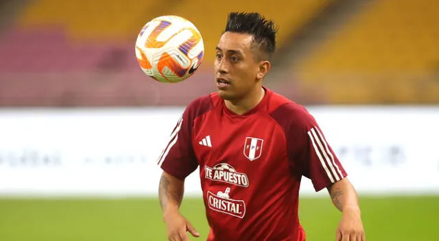 Christian Cueva es habitual titular en la selección peruana. Foto: FPF