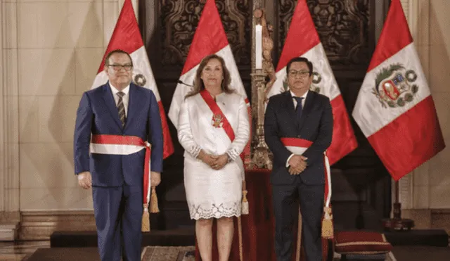La juramentación del nuevo titular del Ministerio de Salud se realizó en Palacio de Gobierno . Foto: Presidencia.