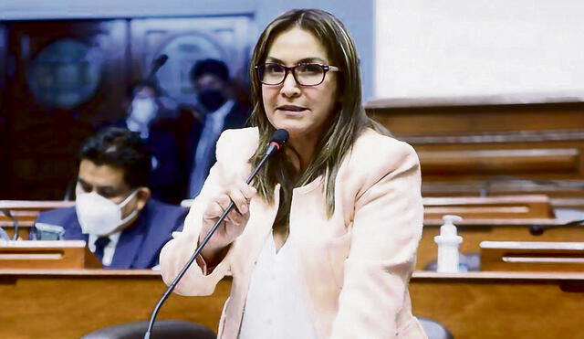 Parlamentaria fue blindada por la Comisión de Ética por presunto recorte de sueldos. Foto: Congreso