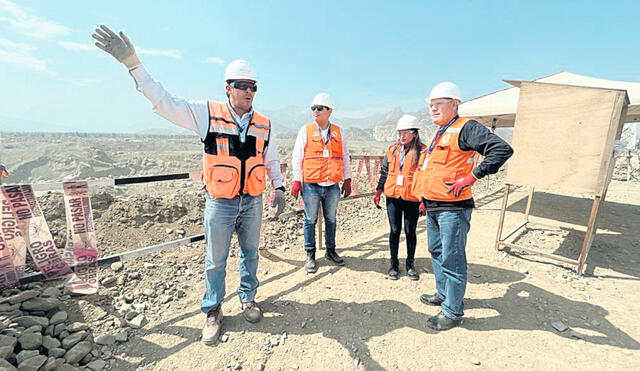 In situ. Funcionarios de la Municipalidad de Huanchaco inspeccionaron la obra de prevención. Foto: Municipalidad de Huanchaco