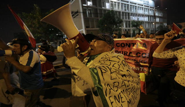 Manifestantes expresaron su rechazo hacia la inhabilitación de la exfiscal de la Nación, Zoraida Ávalos. Foto: Gerardo Marín