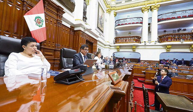 Llegó el fin. Mesa Directiva liderada por José Williams y con presencia del fujimorismo cerró la legislatura de madrugada con aprobación de leyes declarativas sin relevancia ejecutiva. Foto: difusión