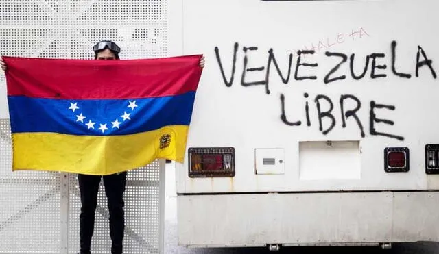 Muchos venezolanos han tenido que huir de su país por la constante violación a los derechos humanos. Foto: EFE