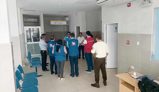 Verificación. Personal de la Contraloría en coordinación con la Defensoría realizaron una visita al Hospital I Naylamp de EsSalud. Foto: Rosa Quincho/La República