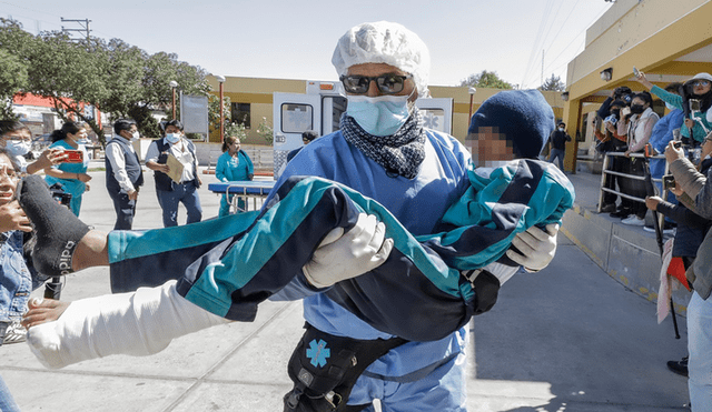 Fueron 11 los heridos que fueron trasladados hasta los hospitales de Arequipa. La mayoría tiene fracturas y golpes en la cabeza. Foto: Cortesía Fredy Salcedo