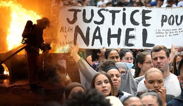 La madre de Nael unida a las protestas en contra del asesinato de su hijo por parte de la Policía de Francia. Foto: composición LR/AFP - Video: AFP