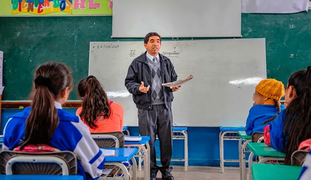El nombramiento automático para docentes solo aplica para los profesores que tienen tres años consecutivos como contratados en colegios públicos. Foto: Andina