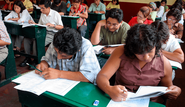 Sutep exige investigación en favor de maestros afectados. Foto: Andina