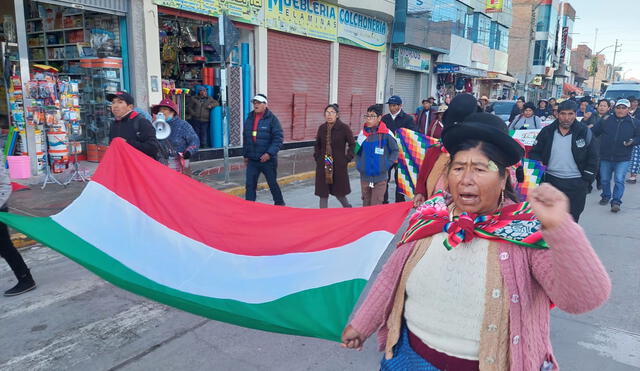 Protestas. Dirigentes de Puno se reunieron en un coliseo de Macusani para definir medidas de fuerza contra el gobierno. Foto: La República