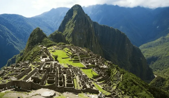 Machu Picchu recibió el pergamino y la placa de oro en una ceremonia en el año 2007. Foto: Andina