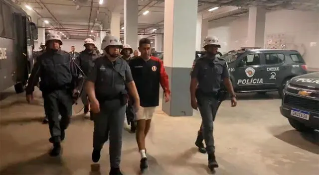 Preparador físico de Universitario se encuentra bajo custodia de la policía brasileña tras presunto actos de racismo. Foto: difusión - Video: Twitter