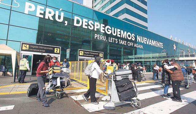 Se le dará una tarjeta que permita al ciudadano solicitar los beneficios cuando retorne al Perú, según ley. Foto: difusión