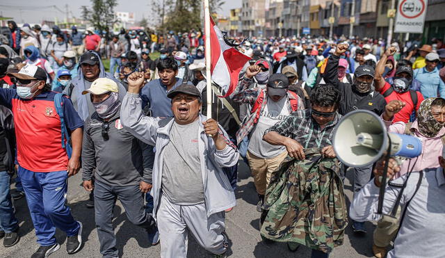 Varios gremios del sur alistan viajes a Lima para participar en la llamada Toma de Lima. Foto: La República