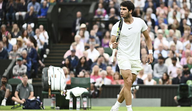 Carlos Alcaraz es finalista del Wimbledon 2023 y chocará contra Djokovic. Foto: AFP