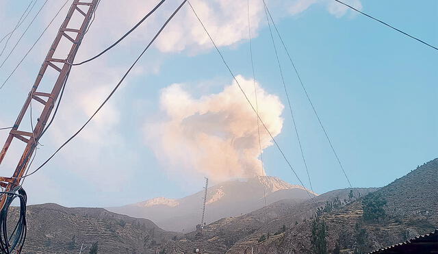 Imponente. El volcán Ubinas es uno de los más activos del Perú. Las zonas cercanas en riesgo. Foto: difusión